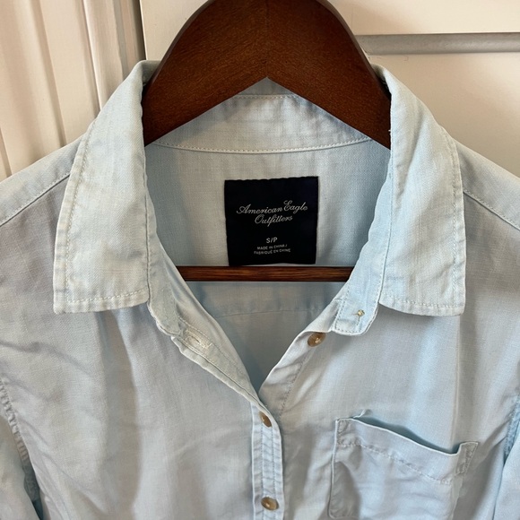 Lightweight Chambray Button-Up (Size S) - Picture 4 of 9